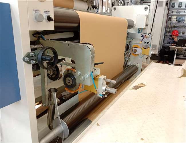 Hochgeschwindigkeits-automatische Papierschalen-Verdrängungs-Laminierungs-Maschine des Rollenpapier-200m/min 2
