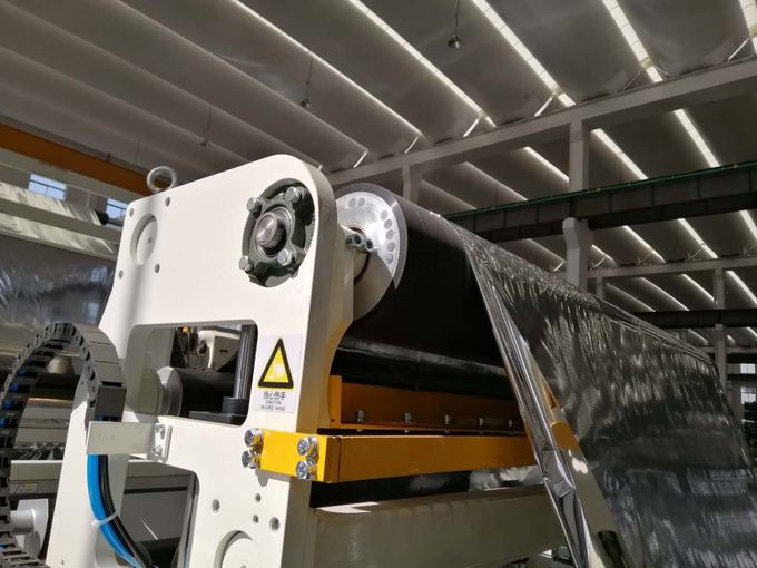 Film-Verdrängungs-lamellierende Maschine HAUSTIER 300kg/H 1200mm 1