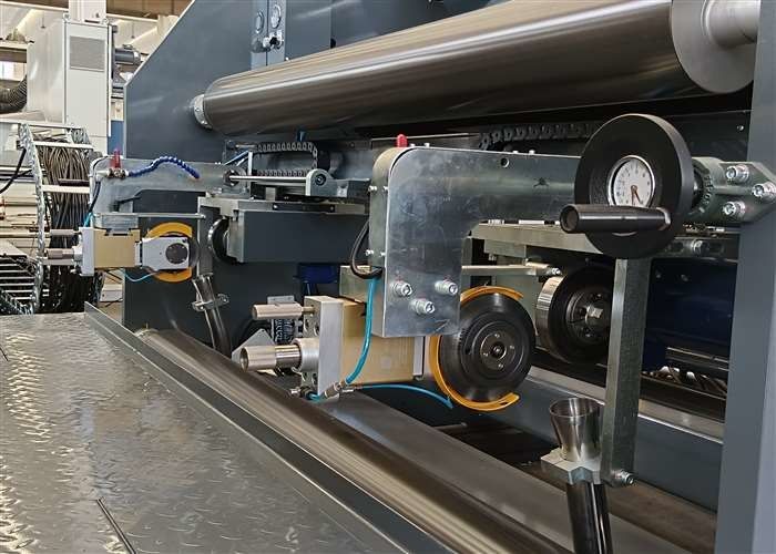 300 M/min Produktionsgeschwindigkeit Doppelseitige Becher-Papier-Extrusionsbeschichtung Laminationsmaschine