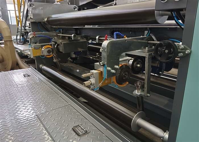 Kapazität 200 - 400 kg/h Extrusionsbeschichtung Laminationsmaschine Max. Beschichtungsgeschwindigkeit 200 M/Min