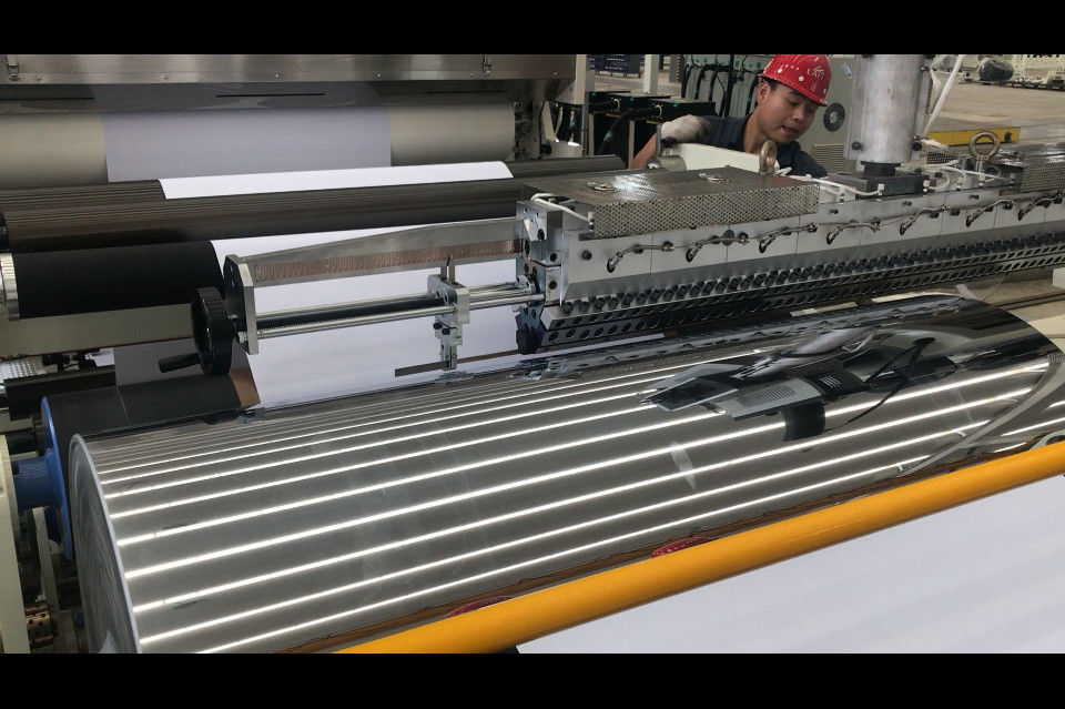 Doppelte Seitenschalen-Verdrängungs-lamellierende Papiermaschine mit ISO9001 bestätigt