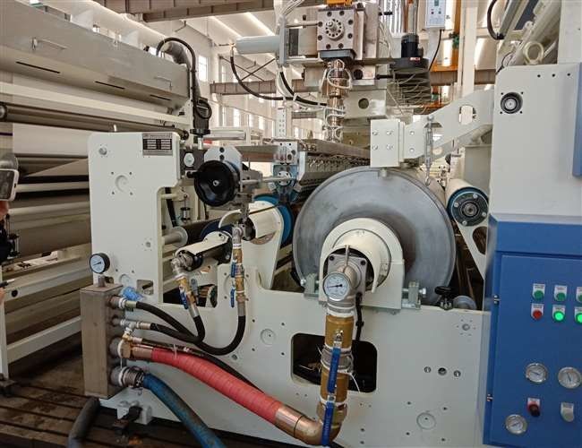 Papier - Kunststoffgehäuse-automatische lamellierende Papiermaschine mit schnellem Kühlsystem in weißem und in Blauem