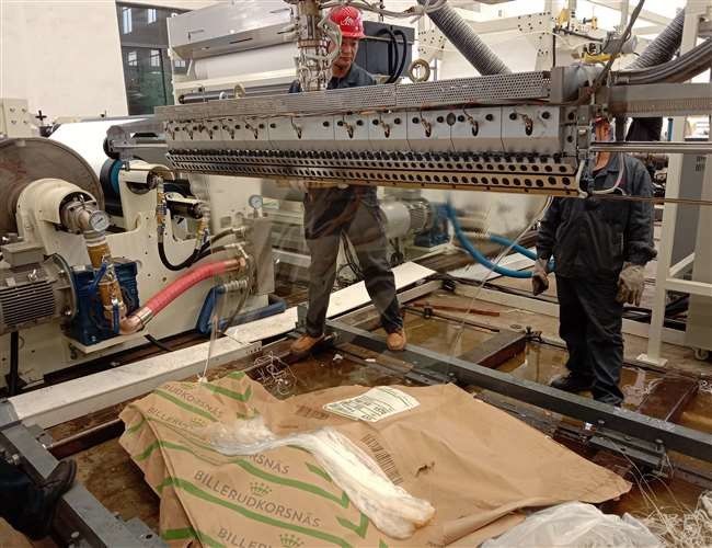 Papier - Kunststoffgehäuse-automatische lamellierende Papiermaschine mit schnellem Kühlsystem in weißem und in Blauem
